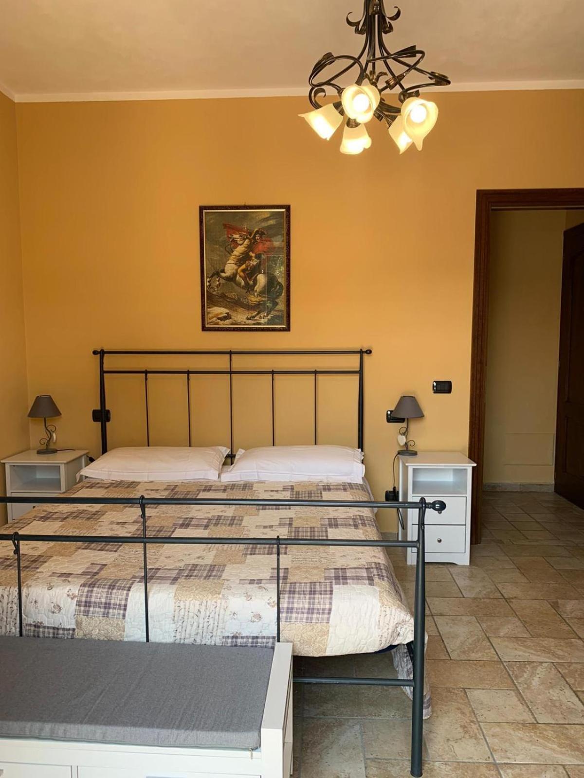 Agriturismo Cascina Anri Mango Ngoại thất bức ảnh